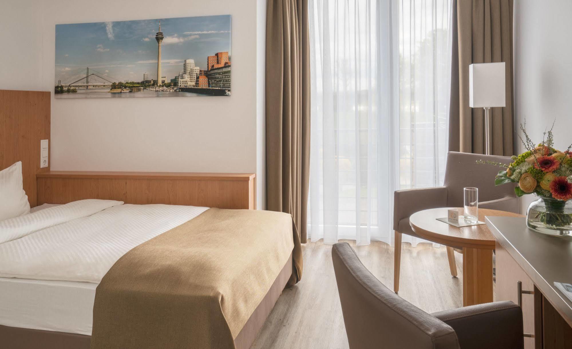 Hotel Chrisma Düsseldorf Exteriör bild